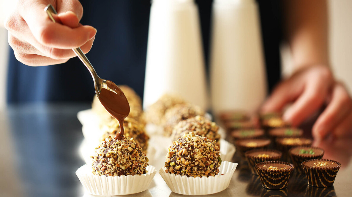 Çikolata Yapım Dersi Eşe Sürpriz - Çikolata Yapım Dersi