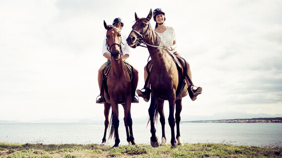 Aile için Kumsalda At Gezisi Aile için Kumsalda At Gezisi