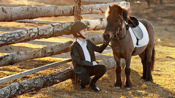 Çocuk için Pony Binicilik Dersi Çocuk için Pony Binicilik Dersi