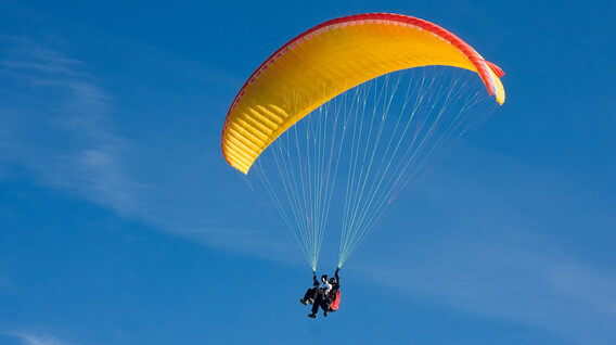 İki Kişi için Yamaç Paraşütü Tandem Uçuşu ve Video Çekimi İki Kişi için Yamaç Paraşütü Tandem Uçuşu ve Video Çekimi