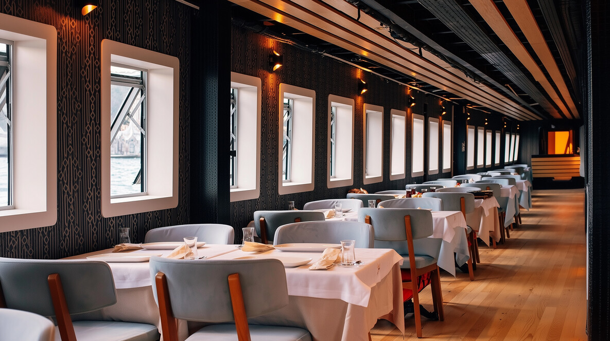 Aile için Tarihi Vapurda Gala Salonunda Kahvaltılı Boğaz Turu Aile Hediyeleri - Aile için Tarihi Vapurda Gala Salonunda Kahvaltılı Boğaz Turu