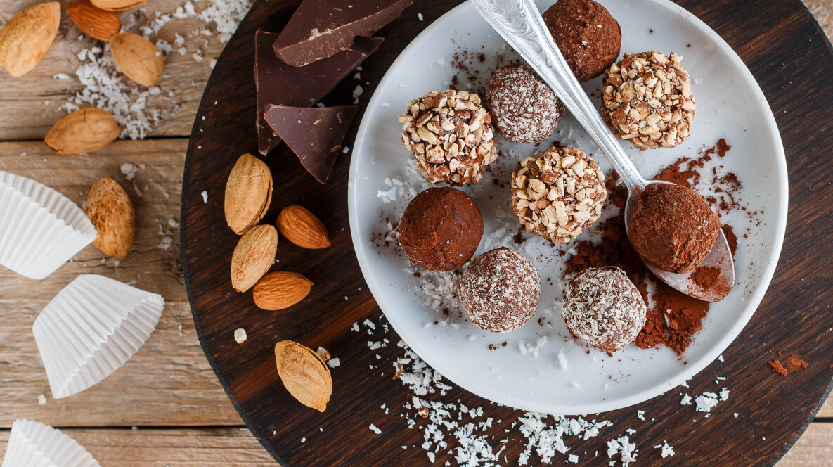İstanbul'da İki Kişi için Çikolata Yapım Dersi Psikoloğa Hediye Kocaeli'de - İstanbul'da İki Kişi için Çikolata Yapım Dersi