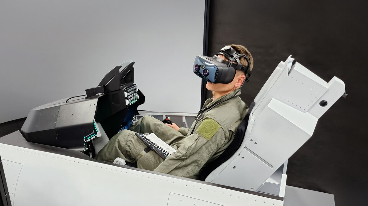 F-16 simulator Deneyimi 35 yaş doğum günü hediyesi - F-16 simulator Deneyimi