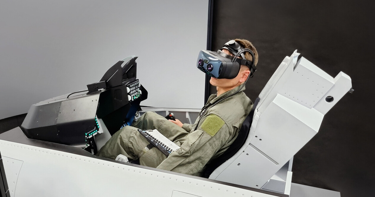 F-16 simulator Deneyimi - 12 Fotoğraf 12 - F-16 simulator Deneyimi