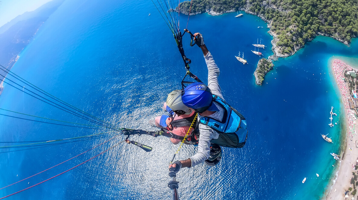 İki Kişi için Yamaç Paraşütü Tandem Uçuşu ve Video Çekimi İki Kişi için Yamaç Paraşütü Tandem Uçuşu ve Video Çekimi