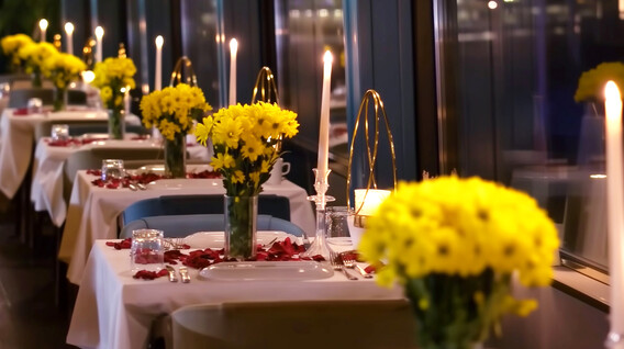 Arkadaşlar Grubu Için Gala Salon Akşam Yemeği Arkadaşlar Grubu Için Gala Salon Akşam Yemeği