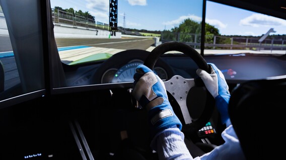 Arkadaş Grubu için Araç Simülatör Oyunu Deneyimi Simülatörler Muğla'da - Arkadaş Grubu için Araç Simülatör Oyunu Deneyimi