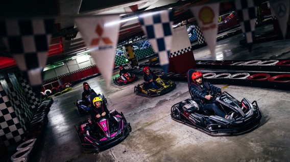 Arkadaş Grubu için Karting Arkadaş Grubu için Karting