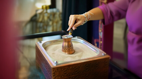 Kumda Türk Kahvesi Yapımı Atölyesi Kumda Türk Kahvesi Yapımı Atölyesi