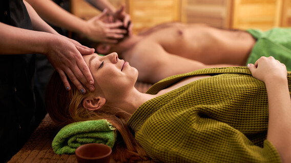 İki Kişi için Baş Boyun Omuz Masajı İki Kişi için Baş Boyun Omuz Masajı