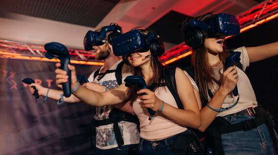 Arkadaş Grubu için VR Sanal Gerçeklik Oyunu Arkadaş Grubu için VR Sanal Gerçeklik Oyunu