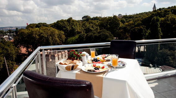 Aile için Panoramik Manzaralı Restorantta Kahvaltı Erkeğe Yılbaşı Hediyeleri Bursa'da - Aile için Panoramik Manzaralı Restorantta Kahvaltı