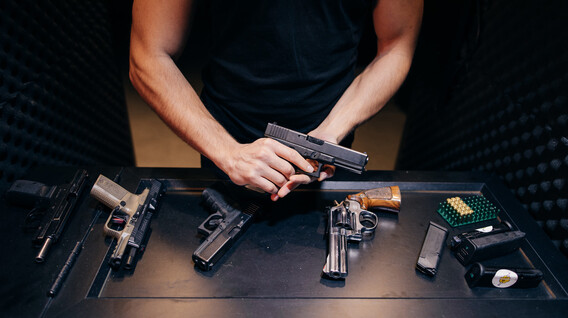 İki Kişi için Poligon'da Silahla Atış Evlilik Yıldönümü Hediyeleri İzmir'de - İki Kişi için Poligon'da Silahla Atış