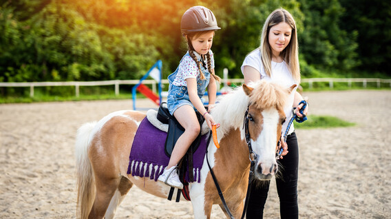 Çocuk için Pony Binicilik Dersi Çocuk için Pony Binicilik Dersi