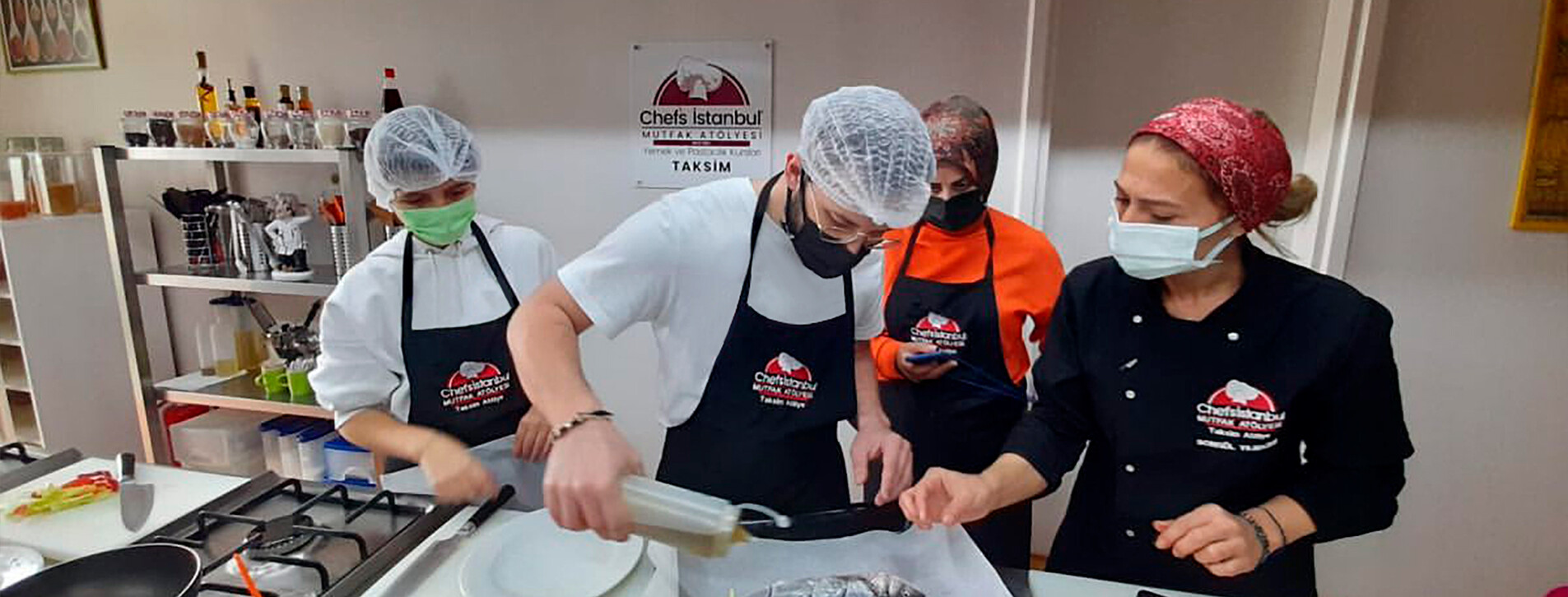 İstanbul'da İki Kişi için Balık Yemekleri Yapım Dersi - 3 Fotoğraf 3 - İstanbul'da İki Kişi için Balık Yemekleri Yapım Dersi