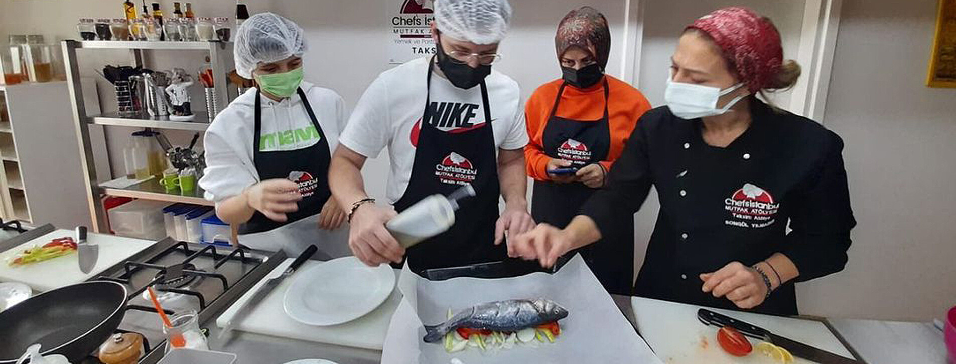 İstanbul'da İki Kişi için Balık Yemekleri Yapım Dersi - 5 Fotoğraf 5 - İstanbul'da İki Kişi için Balık Yemekleri Yapım Dersi