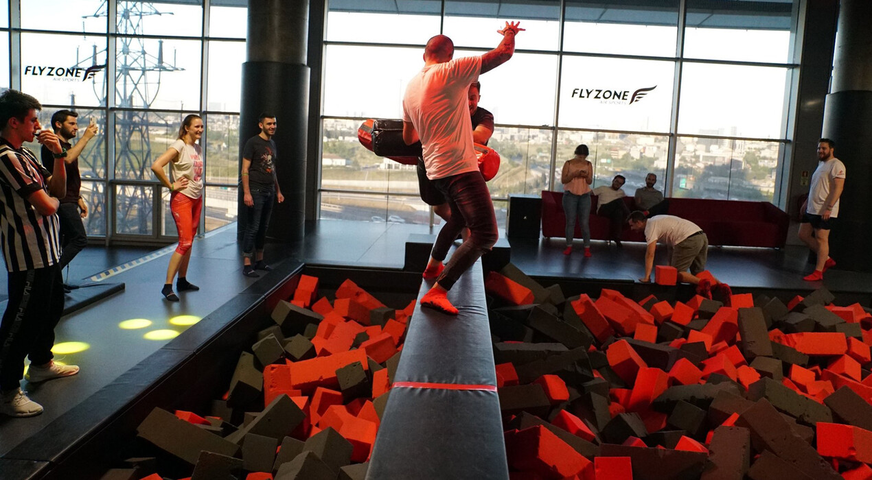 FlyZone - Trambolin Parkı (Mall of İstanbul Şubesi) - 3 Fotoğraf 3 - FlyZone - Trambolin Parkı (Mall of İstanbul Şubesi)
