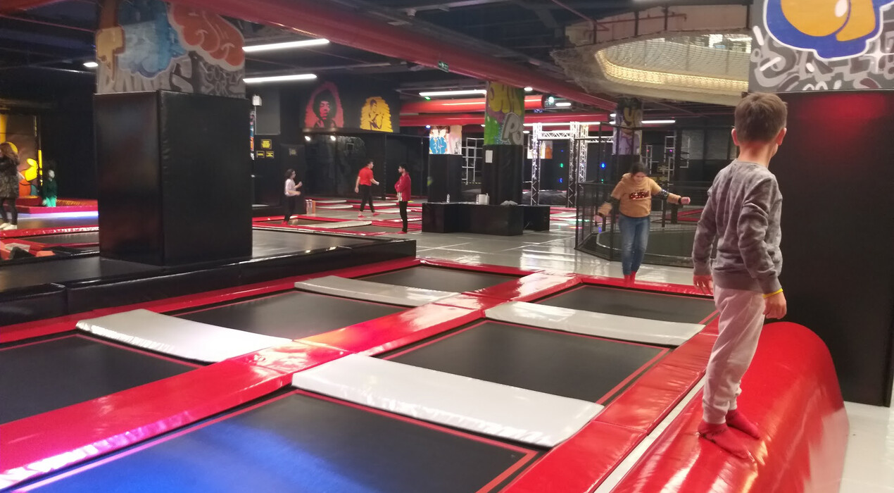 FlyZone - Trambolin Parkı (Demirören Şubesi) - 6 Fotoğraf 6 - FlyZone - Trambolin Parkı (Demirören Şubesi)