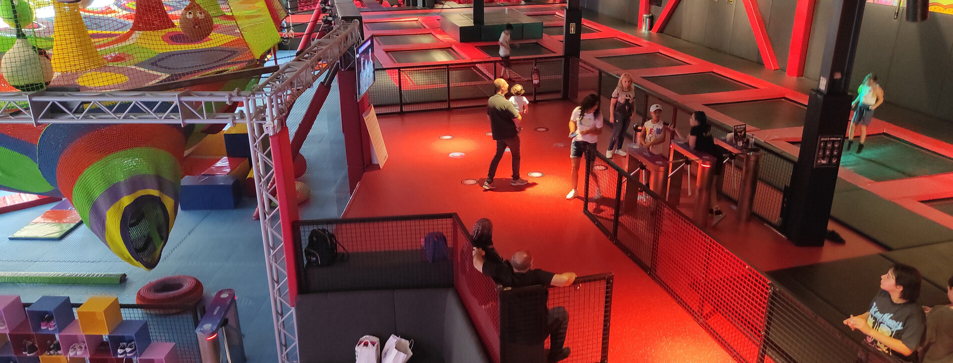 İki Çocuk için Trambolin Parkı - 31 Fotoğraf 31 - İki Çocuk için Trambolin Parkı