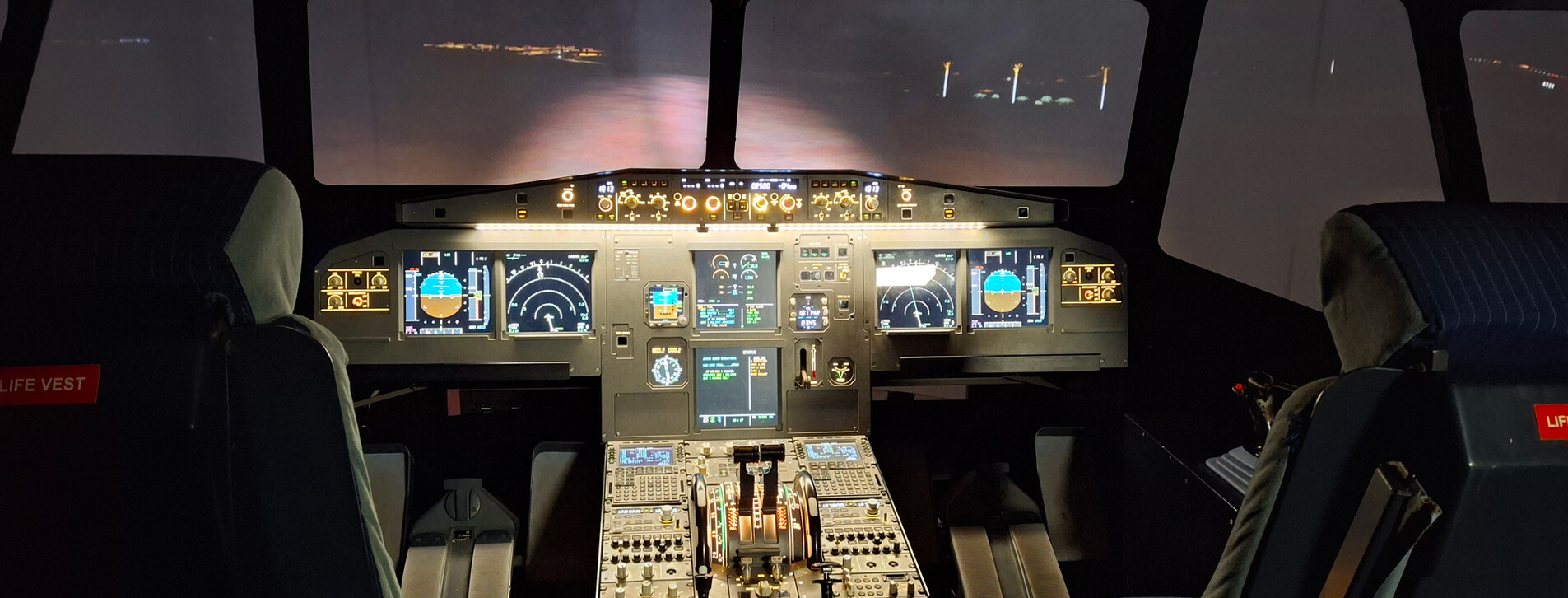 İki Kişi için Airbus A320 Uçuş Simülatörü Deneyimi - 13 Fotoğraf 13 - İki Kişi için Airbus A320 Uçuş Simülatörü Deneyimi