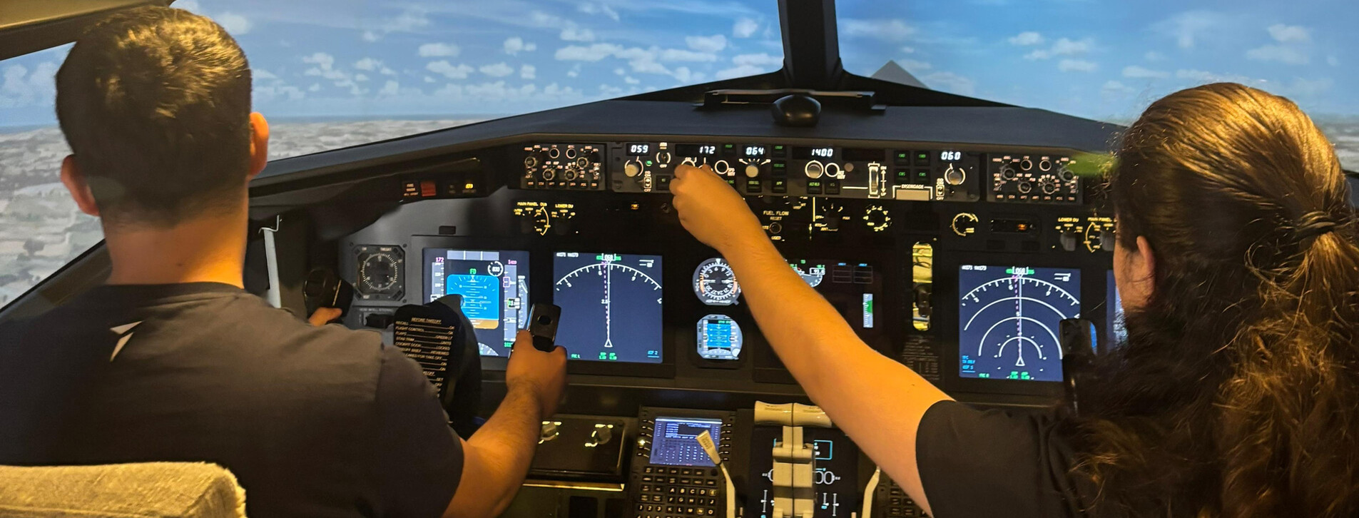 İki Kişi için Boeing 737 Uçuş Simülatörü Deneyimi - 18 Fotoğraf 18 - İki Kişi için Boeing 737 Uçuş Simülatörü Deneyimi