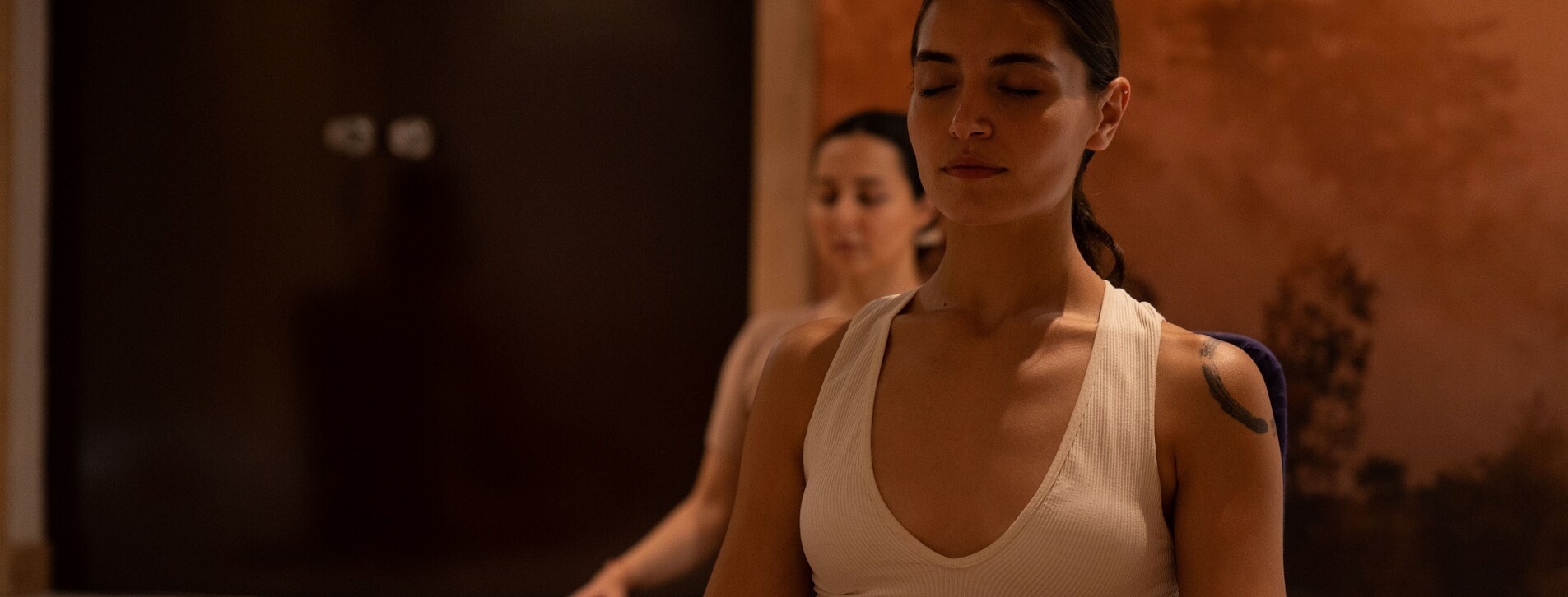 İki Kişi için Grup Halinde Yoga Dersi - 5 Fotoğraf 5 - İki Kişi için Grup Halinde Yoga Dersi