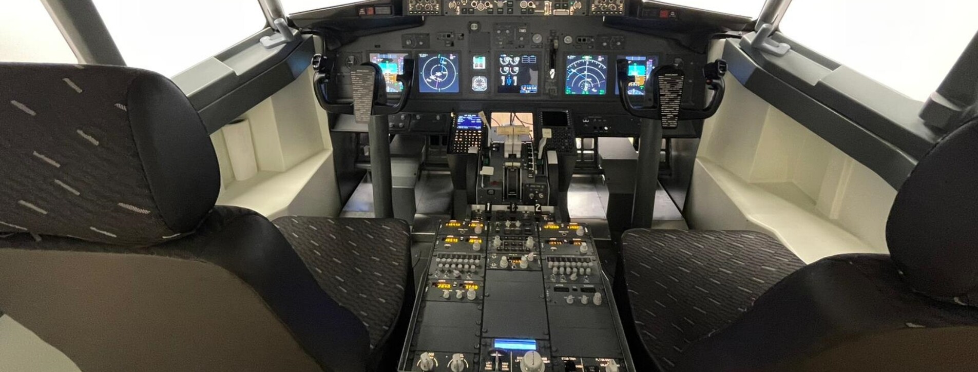 İki Kişi için Boeing 737 Uçuş Simülatörü Deneyimi - 31 Fotoğraf 31 - İki Kişi için Boeing 737 Uçuş Simülatörü Deneyimi