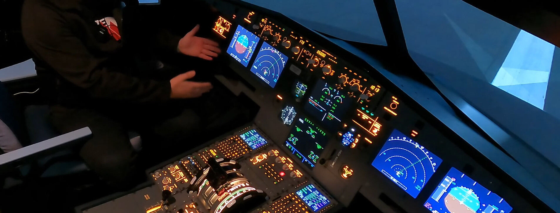 İki Kişi için Airbus A320 Uçuş Simülatörü Deneyimi - 8 Fotoğraf 8 - İki Kişi için Airbus A320 Uçuş Simülatörü Deneyimi