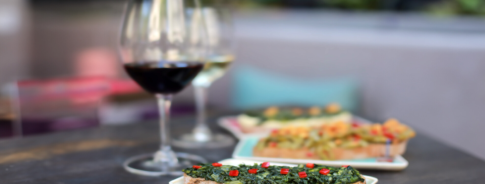 İstanbul'da Arkadaş Grubu için Şarap Barında bir Akşam - 3 Fotoğraf 3 - Arkadaş Grubu için Şarap Barında bir Akşam