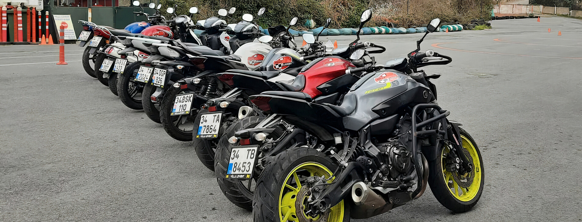 İki Kişi için Motosiklet Sürüş Eğitimi - 7 Fotoğraf 7 - İki Kişi için Motosiklet Sürüş Eğitimi