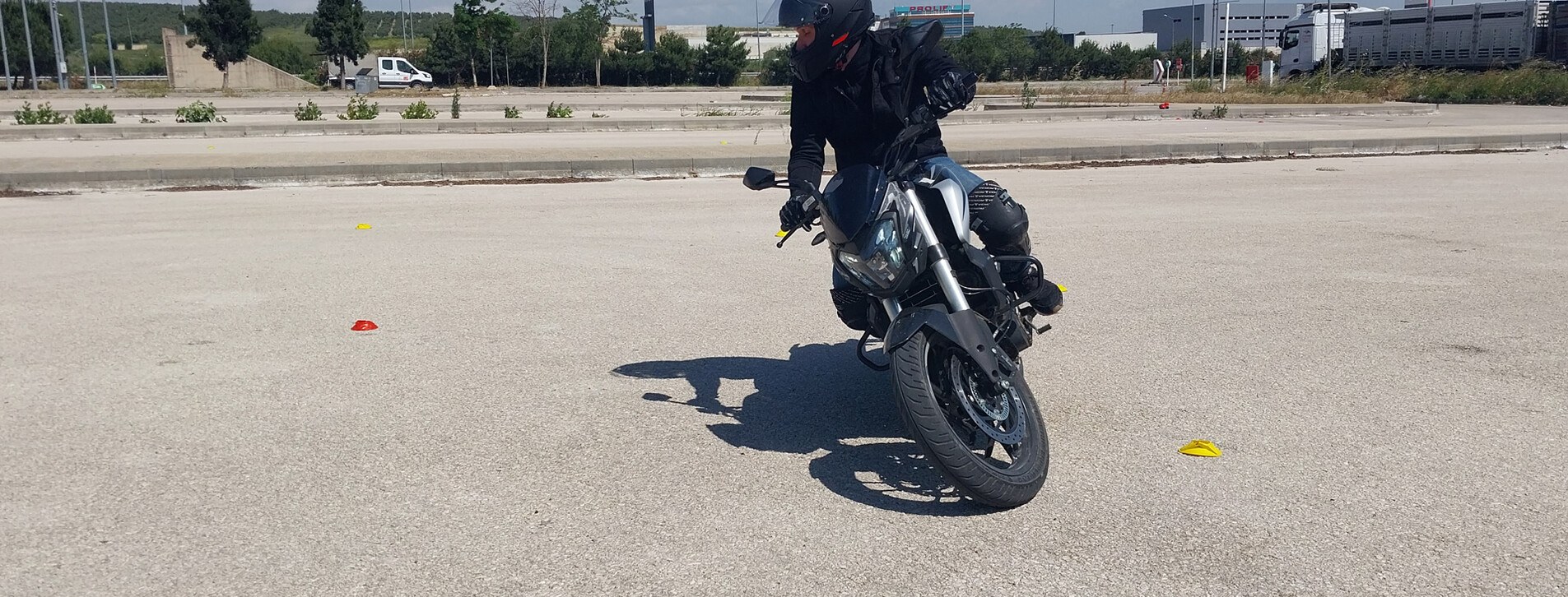 Bursa`da Motosiklet Sürüş Eğitimi - 2 Fotoğraf 2 - Motosiklet Sürüş Eğitimi