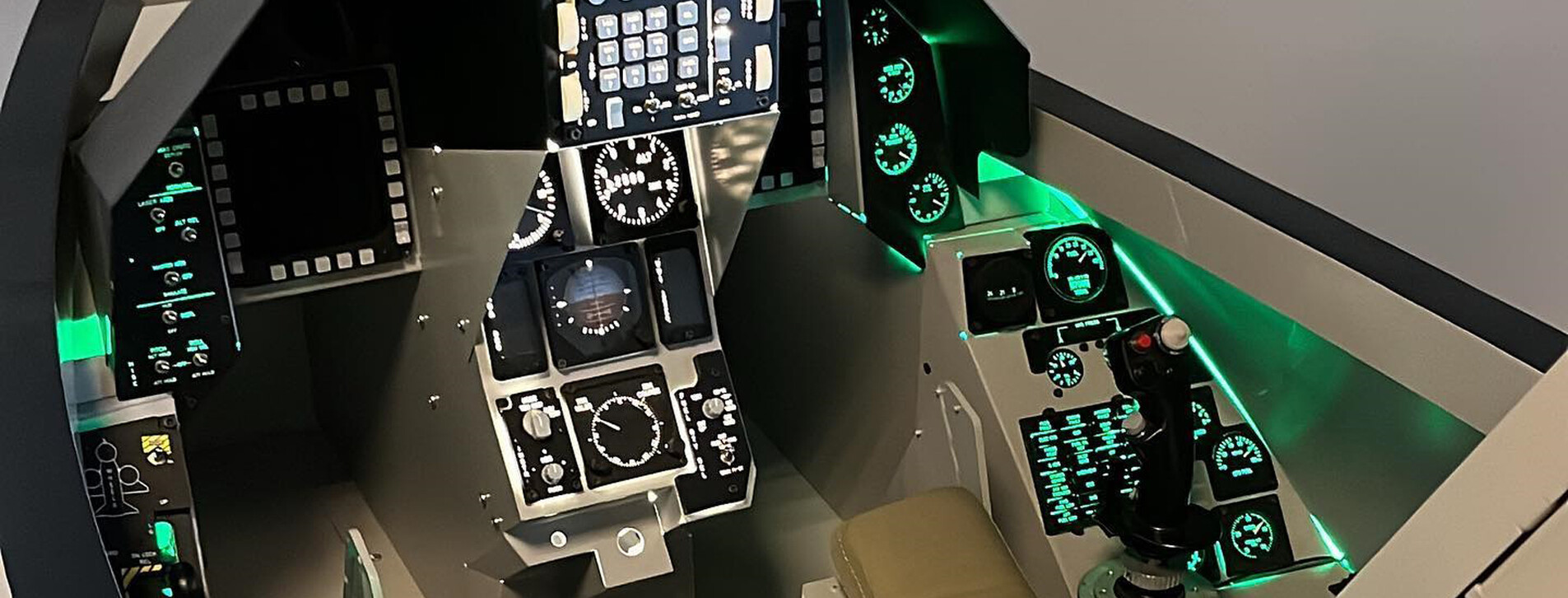 F-16 simulator Deneyimi - 8 Fotoğraf 8 - F-16 simulator Deneyimi